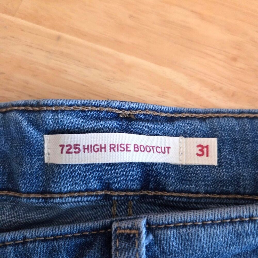 NWT Levis 725 Light Blue High Rise Boot Cut Women 12 31x32 Tribeca Sun Jeans - Picture 3 of 6